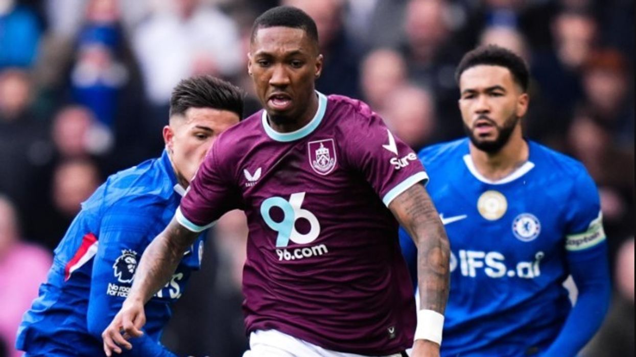 Chelsea ndalet nga Burnley Chelsea ndalet nga Burnley