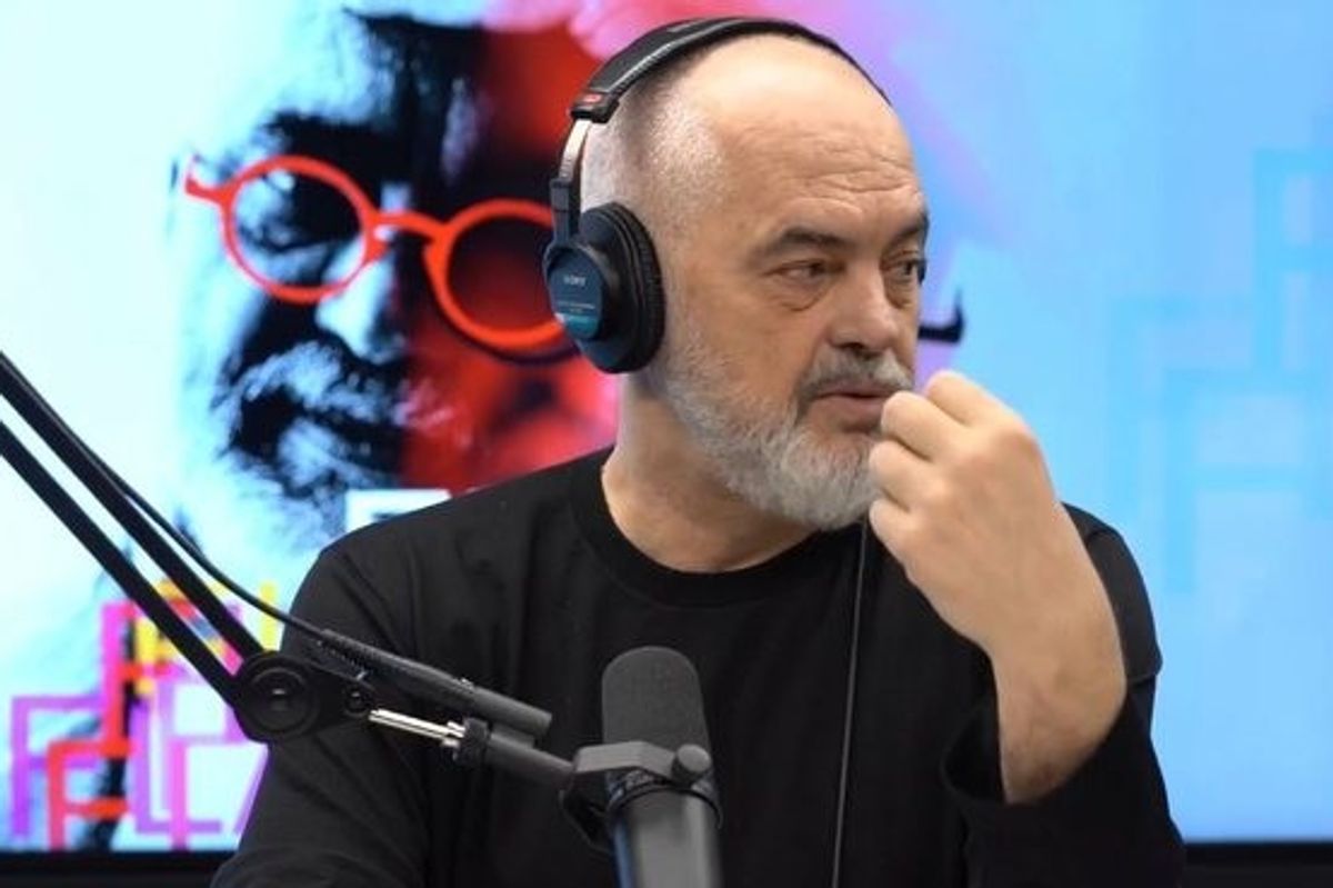 “Një maskaradë ndërkombëtare” – Rama kritikon Hagën për ish-krerët e UÇK-së “Një maskaradë ndërkombëtare” – Rama kritikon Hagën për ish-krerët e UÇK-së