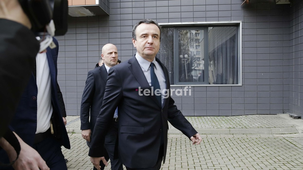 Kurti - Abdixhiku arrijnë në Kuvend, nis takimi