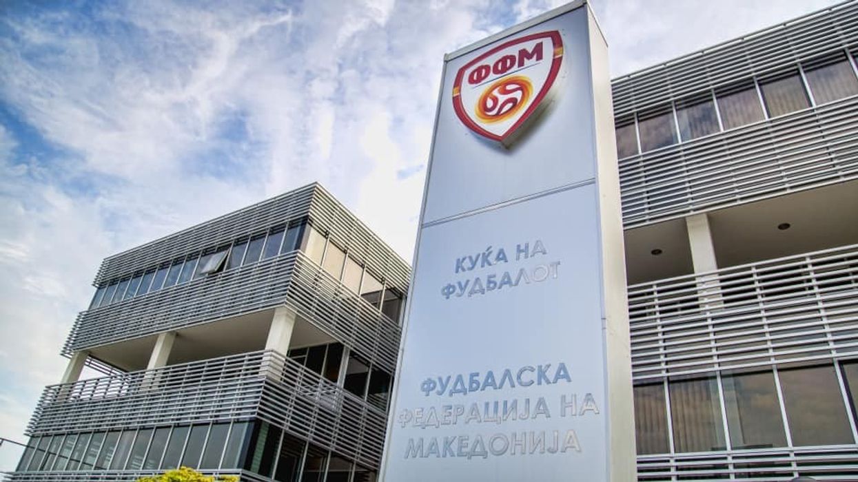 Për thirrjet nacionaliste Vardari një ndeshje pa tifoz dhe 5 mijë euro gjobë Për thirrjet nacionaliste Vardari një ndeshje pa tifoz dhe 5 mijë euro gjobë