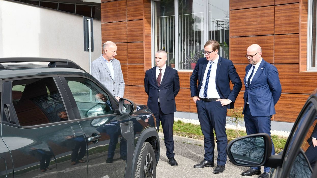 Gjermania i dhuron Policisë së Kosovës pesë vetura dhe pajisje teknologjike Gjermania i dhuron Policisë së Kosovës pesë vetura dhe pajisje teknologjike