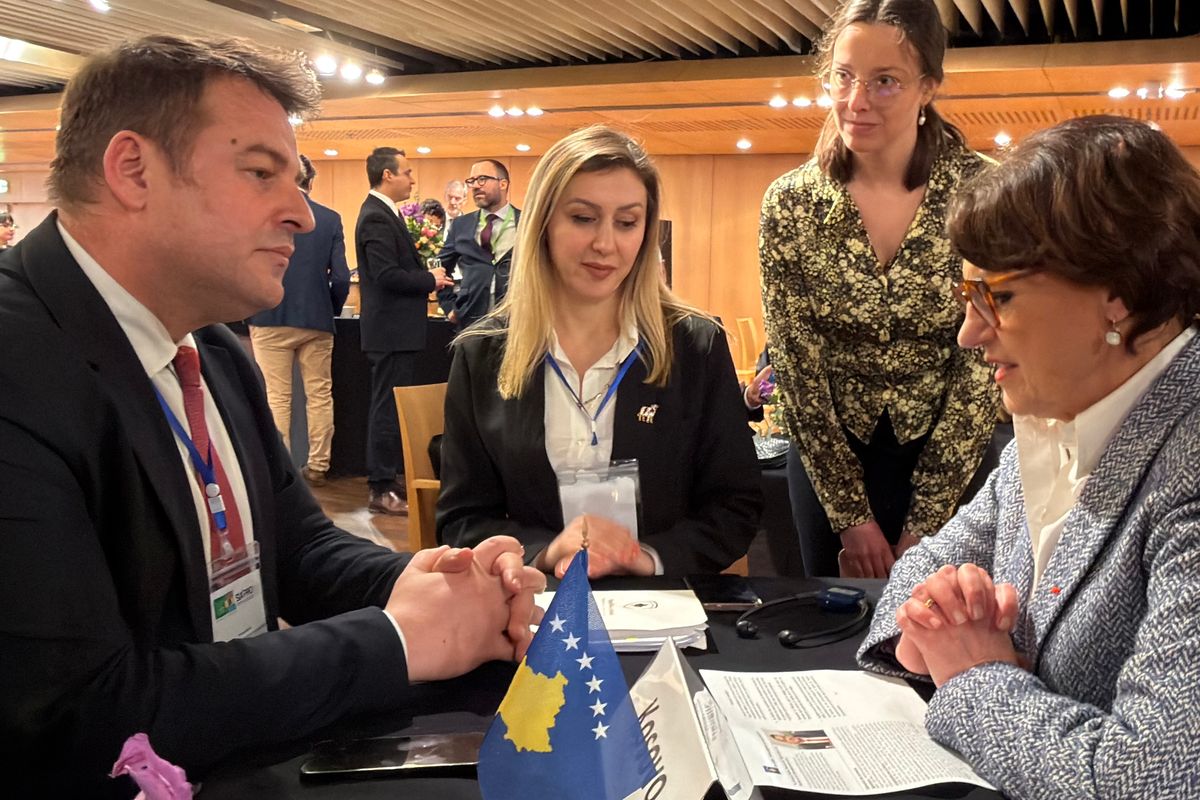 Muja takoi ministren franceze të Bujqësisë, diskutuan mundësitë për bashkëpunim të ndërsjellë mes dy shteteve Muja takoi ministren franceze të Bujqësisë, diskutuan mundësitë për bashkëpunim të ndërsjellë mes dy shteteve