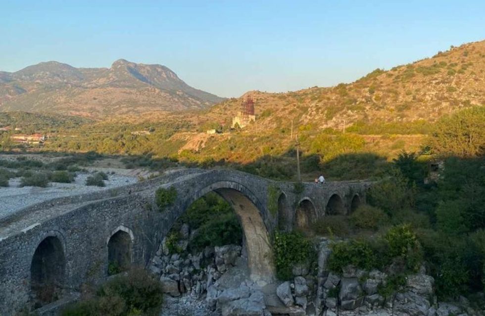 Parashikimi i motit në Shqipëri