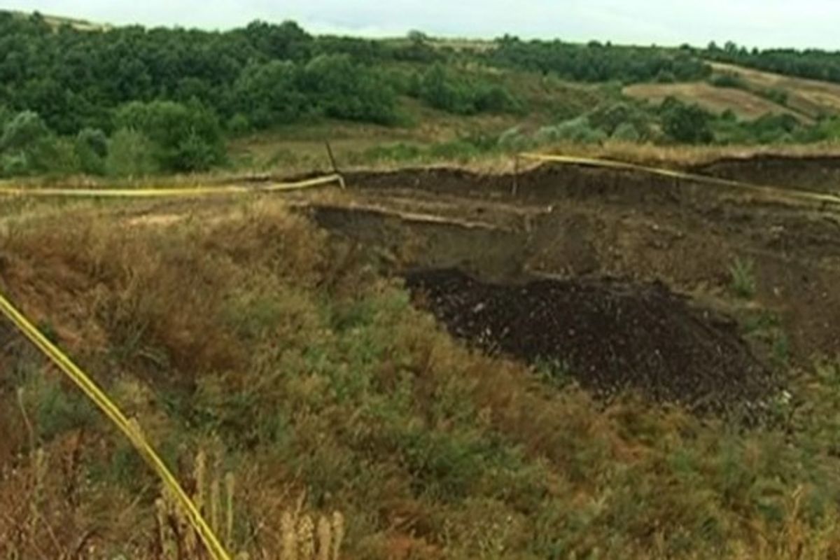 Identifikohen mbetjet mortore të tre të zhdukurve gjatë luftës, rivarrosen të premten Identifikohen mbetjet mortore të tre të zhdukurve gjatë luftës, rivarrosen të premten