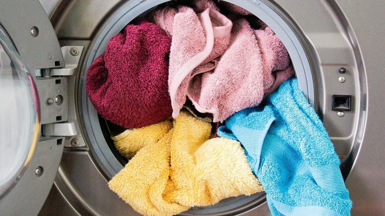 Nese peshqirët kanë humbur butësinë, përdoreni këtë produkt për të kthyer shkëlqimin Nese peshqirët kanë humbur butësinë, përdoreni këtë produkt për të kthyer shkëlqimin