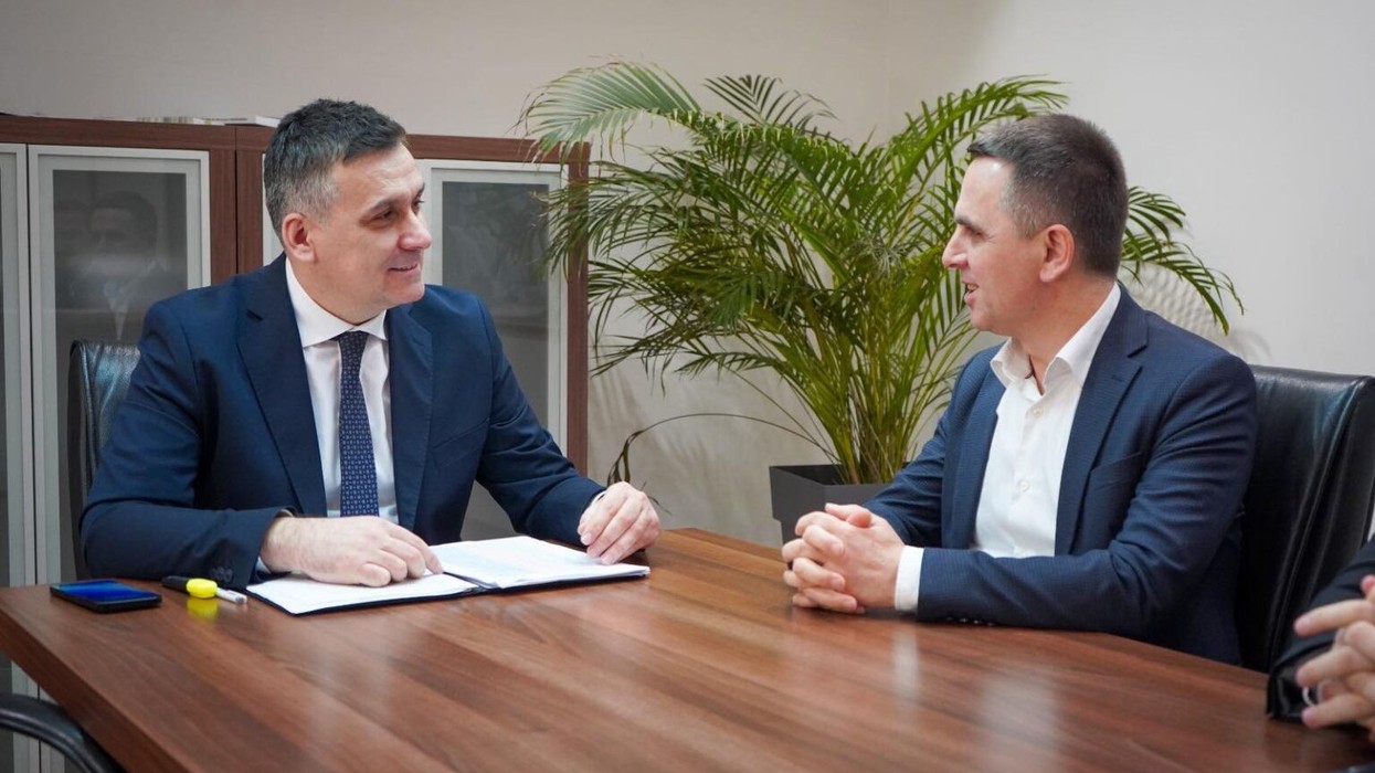 Hoxha dhe Kasami diskutuan për investimet që Ministria e Mjedisit Jetësor po realizon në Tetovë