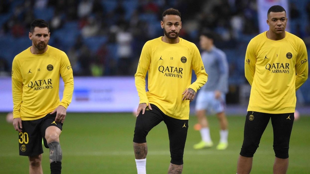 Neymar zbulon prapaskenat e “çmendura”: Kylian Mbappen e quaja “Djaloshi i Artë”, por kur erdhi Lionel Messi u bë xheloz Neymar zbulon prapaskenat e “çmendura”: Kylian Mbappen e quaja “Djaloshi i Artë”, por kur erdhi Lionel Messi u bë xheloz