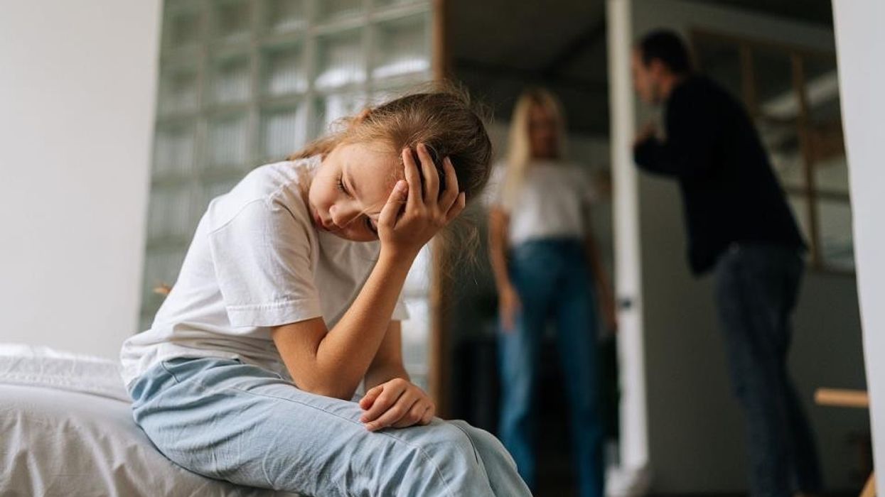 “Mami dhe babi, dua ta dini këtë” – 4 mesazhe që fëmijët e divorcuar nuk i thonë me zë “Mami dhe babi, dua ta dini këtë” – 4 mesazhe që fëmijët e divorcuar nuk i thonë me zë