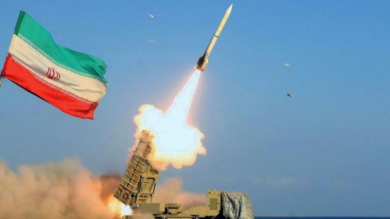 Garda Revolucionare e Iranit: Kemi nisur valën e parë të sulmeve me raketa dhe dronë drejt Izraelit Garda Revolucionare e Iranit: Kemi nisur valën e parë të sulmeve me raketa dhe dronë drejt Izraelit