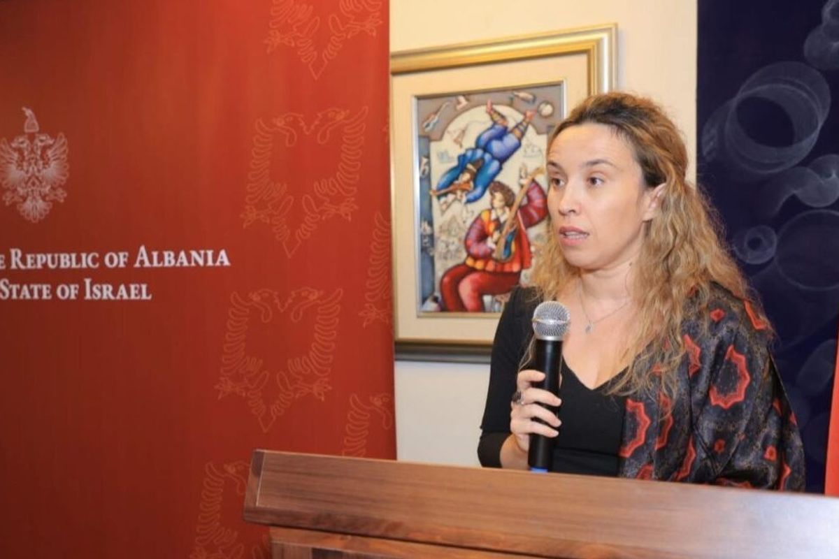 11 shqiptarë të bllokuar në Izrael, flet ambasadorja shqiptare në Tel Aviv 11 shqiptarë të bllokuar në Izrael, flet ambasadorja shqiptare në Tel Aviv