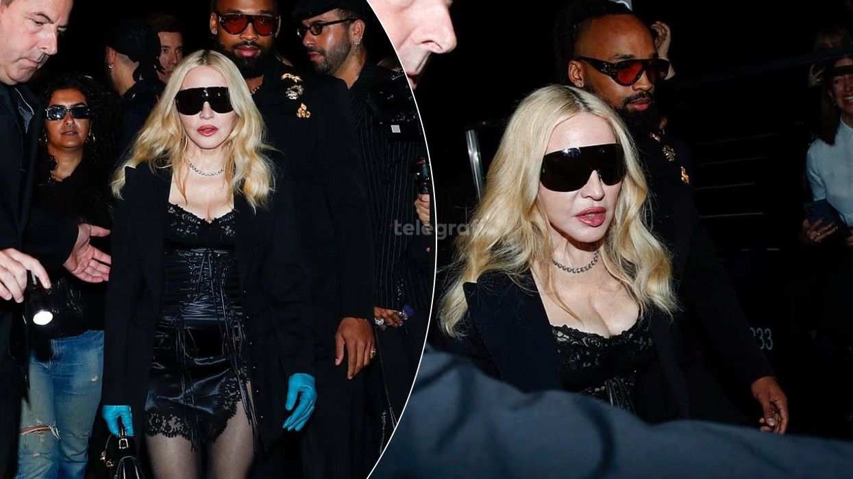 Madonna sfidon moshën - mbresëlënëse në sfilatën Dolce & Gabbana në Milano Madonna sfidon moshën - mbresëlënëse në sfilatën Dolce & Gabbana në Milano