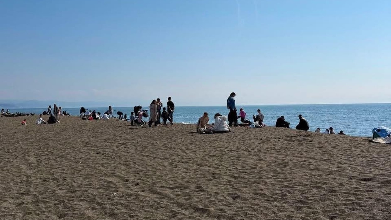 Plazhi i Velipojës plot me qytetarë, Rama ndan pamjet