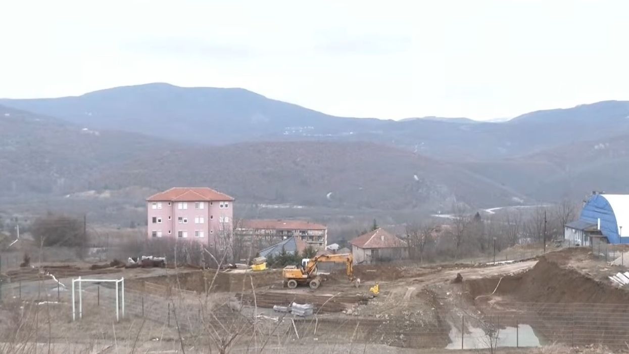 Nisin ndërtimet e dy shkollave të reja në Mitrovicën e Veriut, fundi i mësimit në kontejnerë për nxënësit shqiptarë Nisin ndërtimet e dy shkollave të reja në Mitrovicën e Veriut, fundi i mësimit në kontejnerë për nxënësit shqiptarë