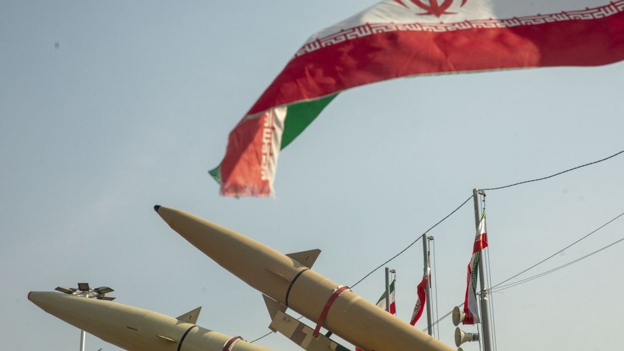 Mbretëria e Bashkuar, Franca dhe Gjermania mund të përdorin 'veprime të nevojshme mbrojtëse' ndaj armëve të Iranit Mbretëria e Bashkuar, Franca dhe Gjermania mund të përdorin 'veprime të nevojshme mbrojtëse' ndaj armëve të Iranit