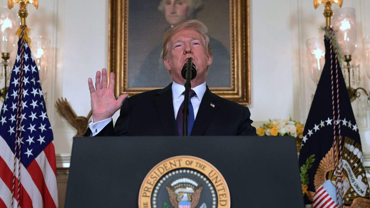 Trump: Sulmet vazhdojnë me 'fuqi të plotë' derisa të përfundojë misioni 'i drejtë'