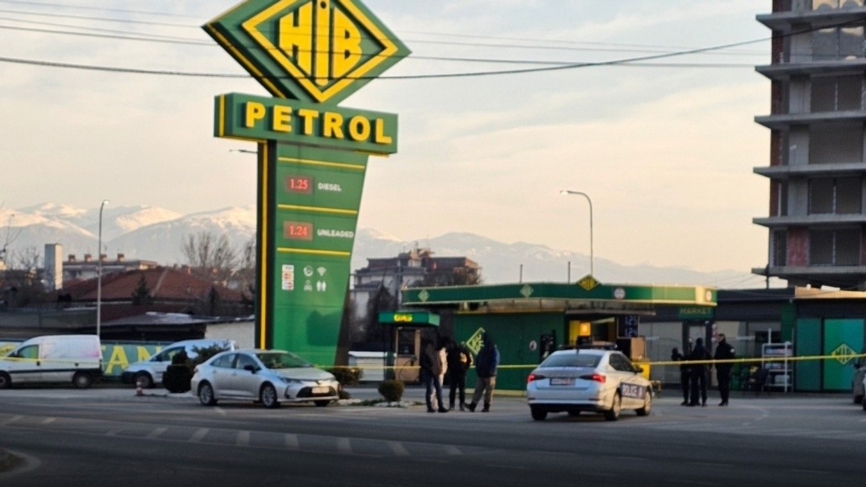 Vdes një person në një pompë të derivateve në Pejë, policia del në vendngjarje