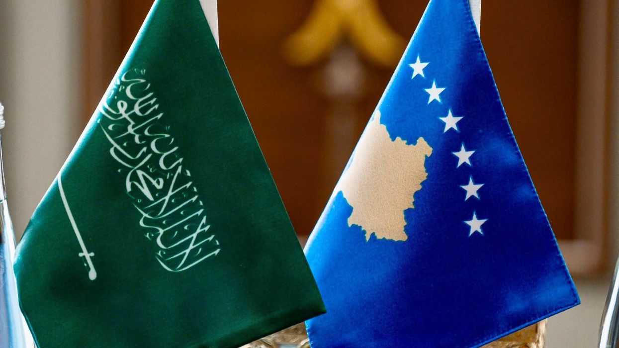 Viza emergjente për kthim përmes Arabisë Saudite, Ambasada e Kosovës në Riad kërkon të dhënat nga qytetarët Viza emergjente për kthim përmes Arabisë Saudite, Ambasada e Kosovës në Riad kërkon të dhënat nga qytetarët