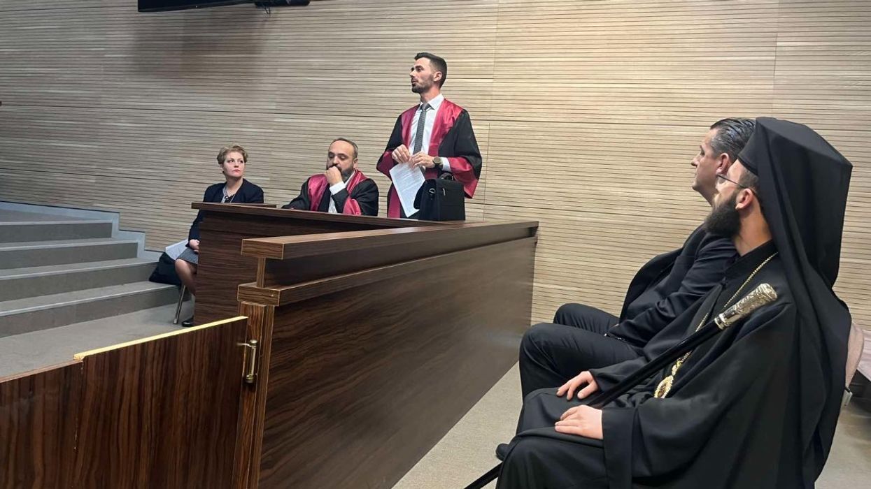 Dështon të mbahet seanca e gjykimit të klerikëve fetarë, të akuzuar për nxitje të urrejtjes Dështon të mbahet seanca e gjykimit të klerikëve fetarë, të akuzuar për nxitje të urrejtjes