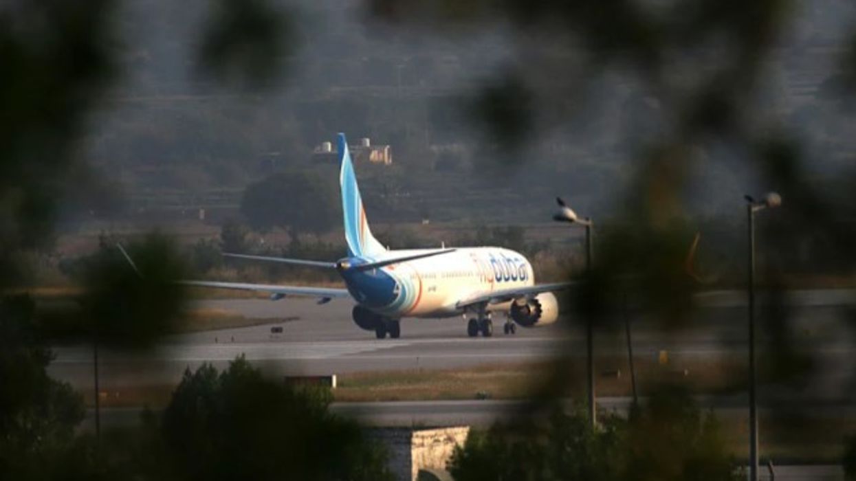 Pasagjerët e bllokuar në Dubai paguajnë deri në 200 mijë euro për fluturime private Pasagjerët e bllokuar në Dubai paguajnë deri në 200 mijë euro për fluturime private