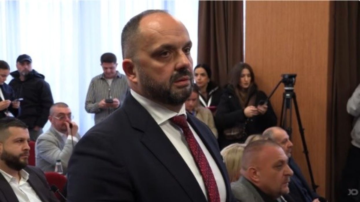Kryetari i Komunës së Mitrovicës së Veriut ftohet në Gjykatë si i pandehur Kryetari i Komunës së Mitrovicës së Veriut ftohet në Gjykatë si i pandehur