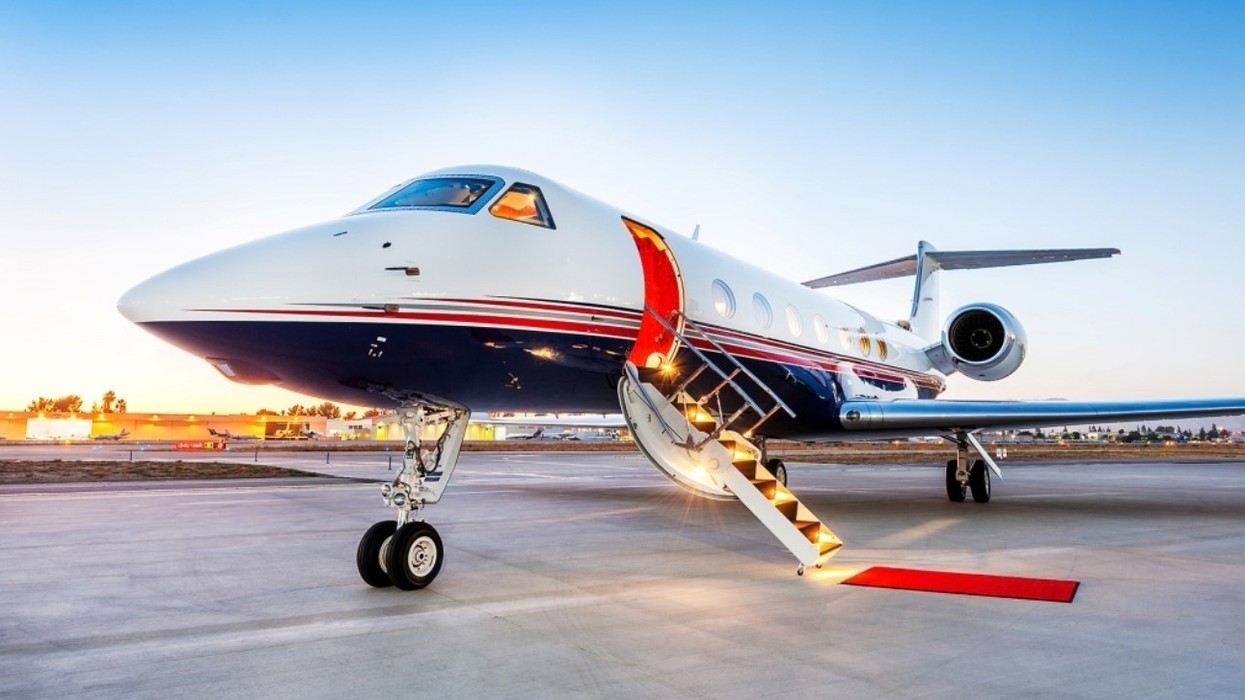 Pasagjerët e bllokuar në Dubai paguajnë deri në 200 mijë euro për fluturime private