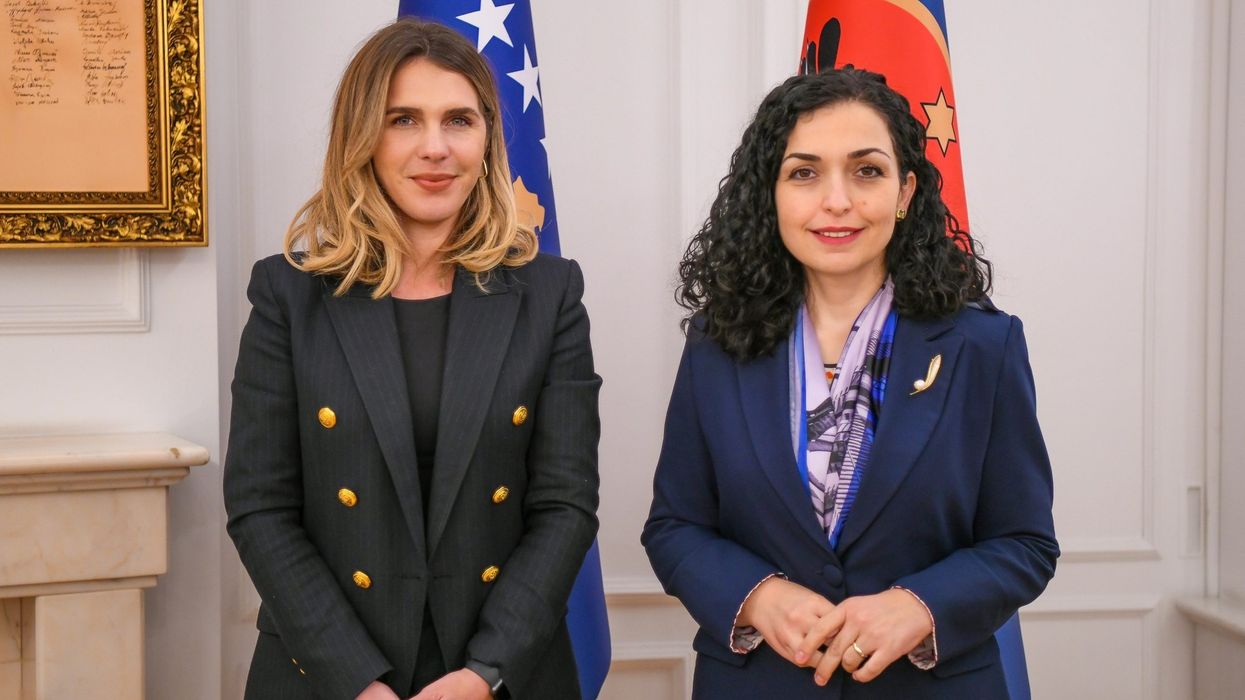 Shefja e kabinetit të Osmanit: Eja formalitet, fajësoje opozitën për shkuarje në zgjedhje, a ka më turp Shefja e kabinetit të Osmanit: Eja formalitet, fajësoje opozitën për shkuarje në zgjedhje, a ka më turp