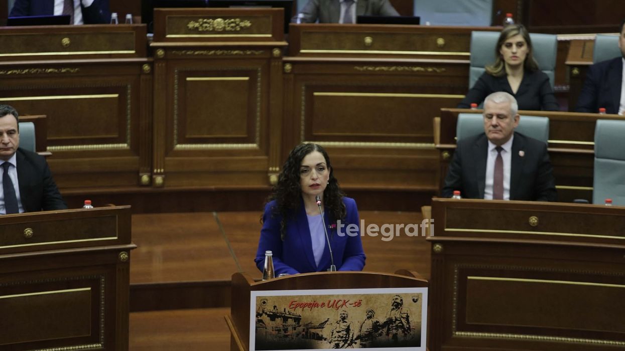 Osmani: Krisma e armëve ishte thirrje për liri, familja Jashari zgjodhi lirinë para frikës Osmani: Krisma e armëve ishte thirrje për liri, familja Jashari zgjodhi lirinë para frikës