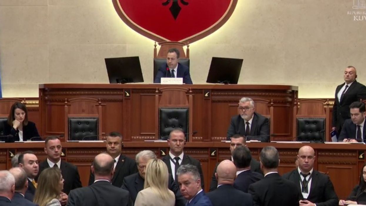 Kuvendi voton shkarkimin e Ballukut, Spiropalit dhe Vengut! Miratohen edhe ministrat e rinj Kuvendi voton shkarkimin e Ballukut, Spiropalit dhe Vengut! Miratohen edhe ministrat e rinj