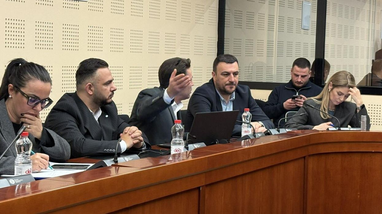 Komisioni për Legjislacion miraton ndryshimet kushtetuese për zgjedhjen direkte të presidentit Komisioni për Legjislacion miraton ndryshimet kushtetuese për zgjedhjen direkte të presidentit
