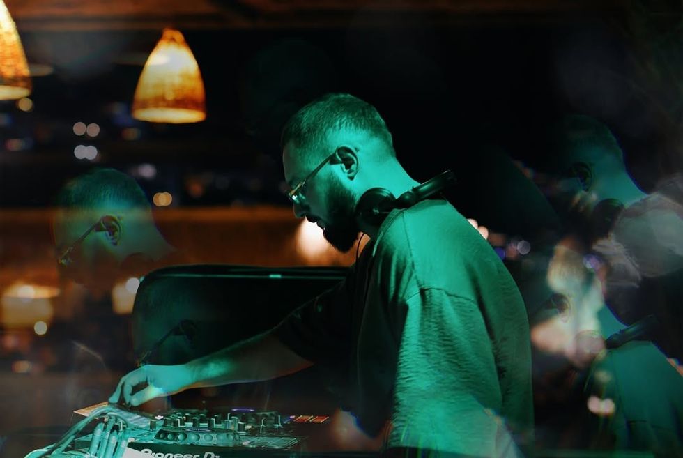 Redi Veli – rrugëtimi i DJ-it nga Saranda dhe konsolidimi në skenën elektronike