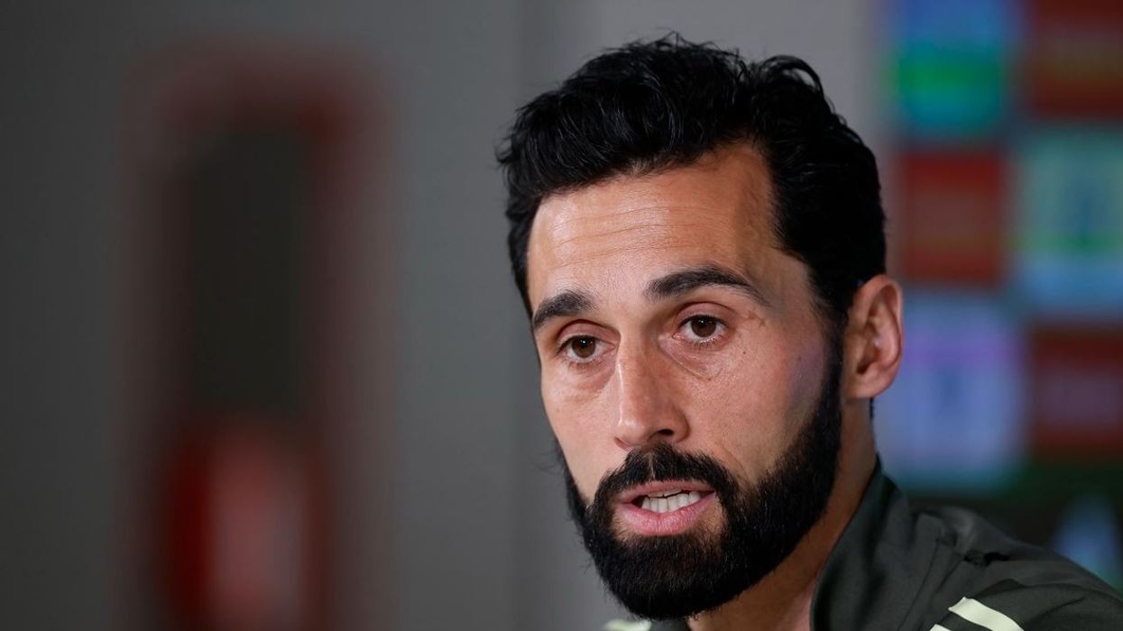 “Është absurde”, legjenda e Real Madridit kritikon emërimin e Alvaro Arbeloas si trajner të klubit “Është absurde”, legjenda e Real Madridit kritikon emërimin e Alvaro Arbeloas si trajner të klubit