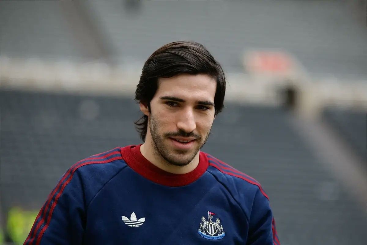 Kërkohet nga Man Utd, Arsenali e Juventusi – Newcastle kërkon vlerë të çmendur për Sandro Tonalin Kërkohet nga Man Utd, Arsenali e Juventusi – Newcastle kërkon vlerë të çmendur për Sandro Tonalin