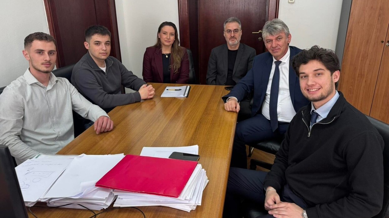 Deputetët e ASH-së mbështesin kërkesën e studentëve që provimi i Jurisprudencës të mbahet edhe në shqip