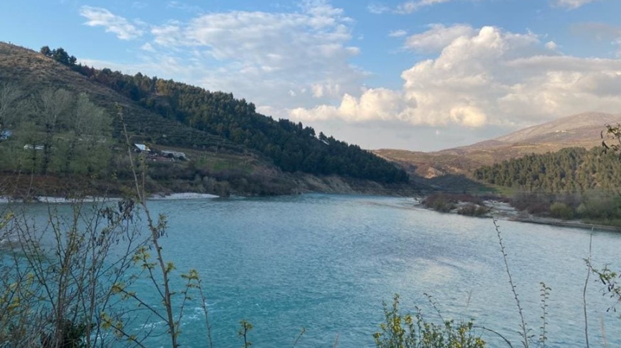 Moti në Shqipëri, temperaturat arrijnë deri në 24 gradë Celsius