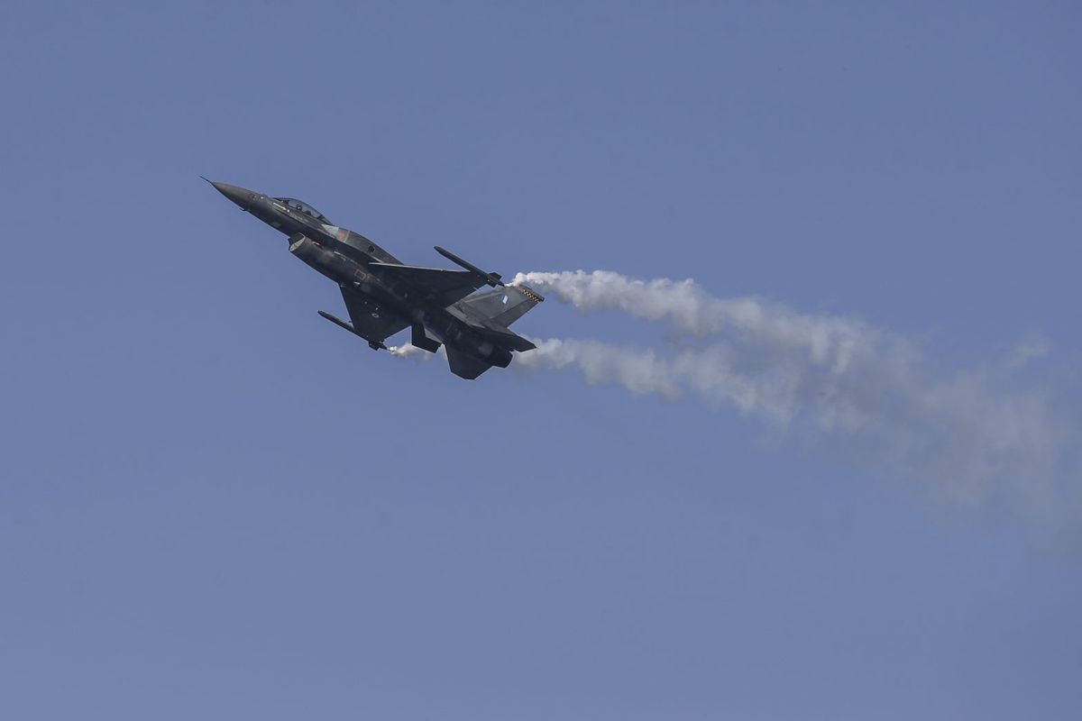 Turqia shqyrton vendosjen e aeroplanëve luftarakë F-16 në Qipron Veriore Turqia shqyrton vendosjen e aeroplanëve luftarakë F-16 në Qipron Veriore