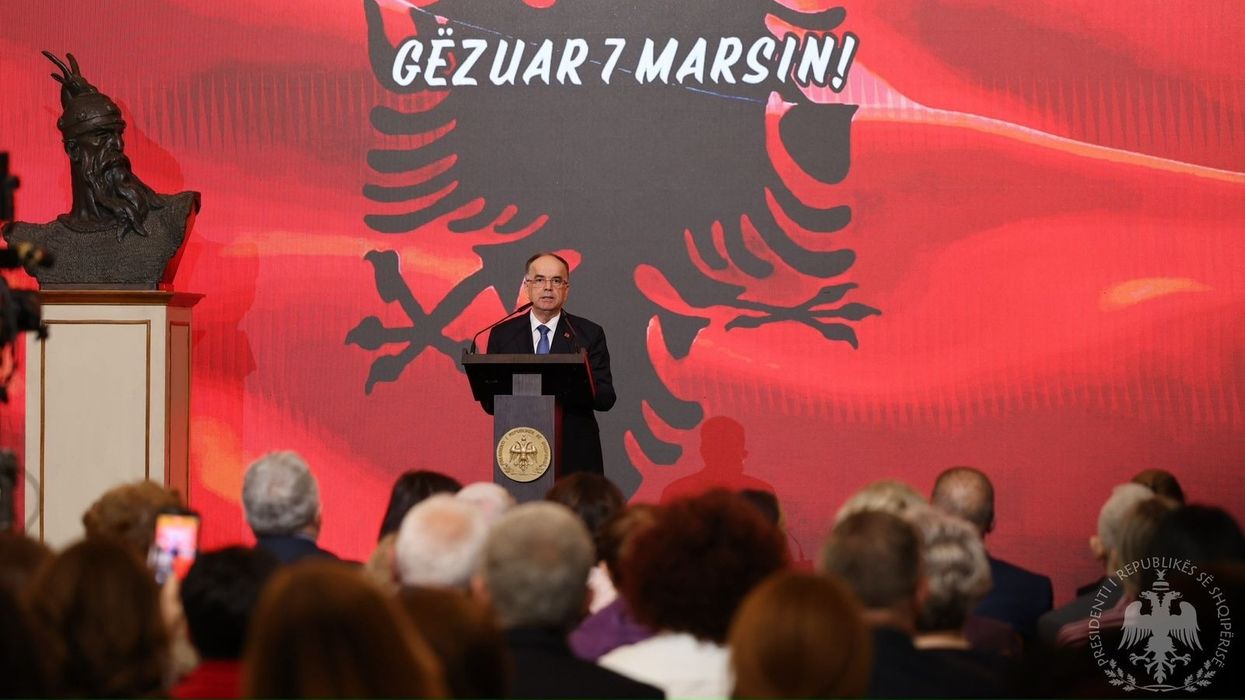 Begaj pret mësues nga Shqipëria, Kosova dhe diaspora për 7 Marsin Begaj pret mësues nga Shqipëria, Kosova dhe diaspora për 7 Marsin