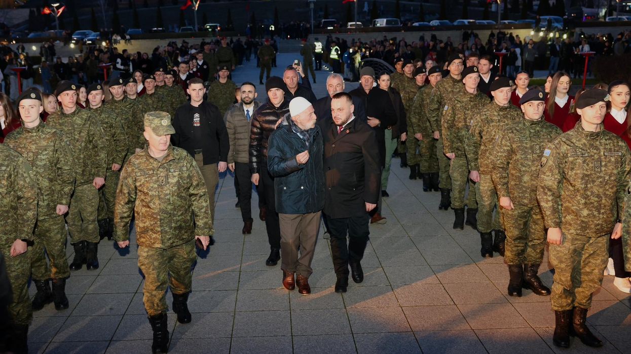 Në Skenderaj përmbyllet Epopeja e UÇK-së, Maqedonci: I themi gjithë botës, ne jemi krenarë me luftën tonë çlirimtare Në Skenderaj përmbyllet Epopeja e UÇK-së, Maqedonci: I themi gjithë botës, ne jemi krenarë me luftën tonë çlirimtare