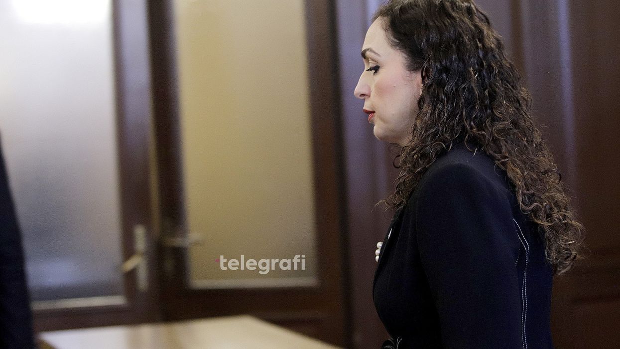 “Kush e dëgjon një vend që nuk mund të gjejë president?” “Kush e dëgjon një vend që nuk mund të gjejë president?”