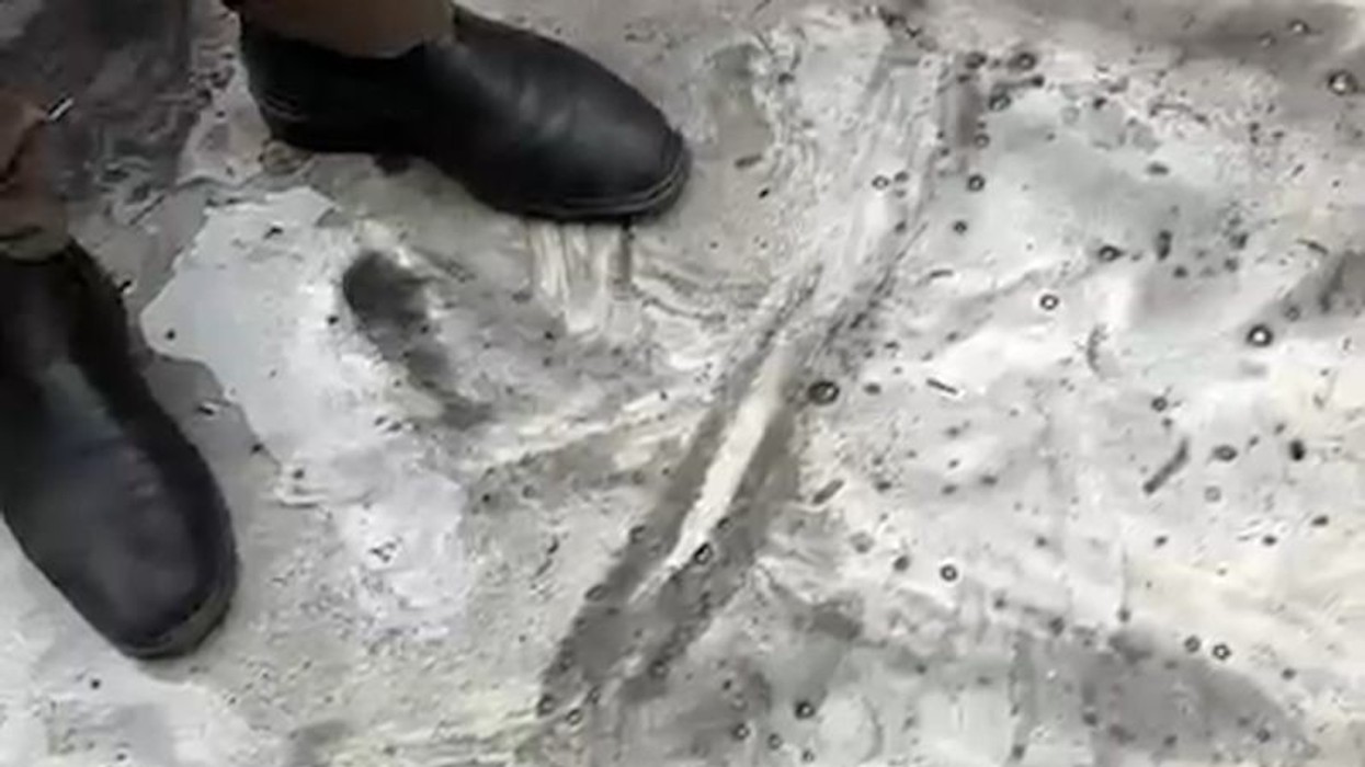 Gazetari i CNN-it thotë se në Teheran ka filluar të bie shi i zi