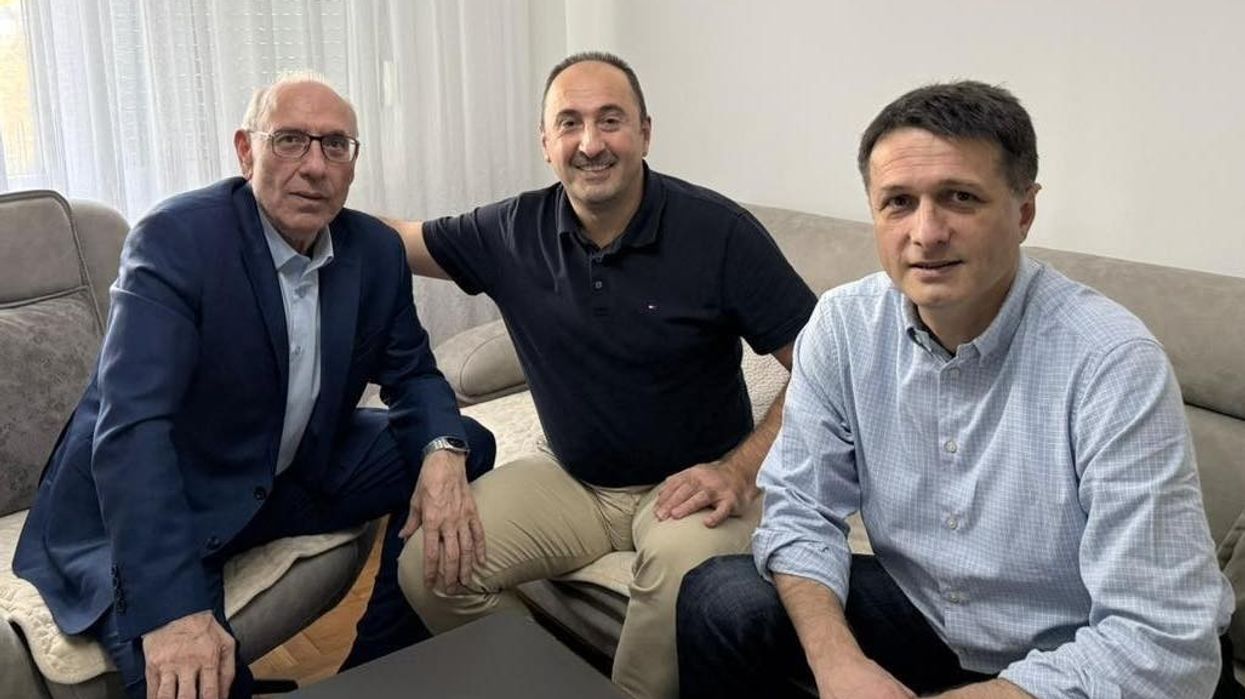 Aliu viziton Fadil Fazliun, uron lirimin e ish-krerëve të UÇK-së Aliu viziton Fadil Fazliun, uron lirimin e ish-krerëve të UÇK-së