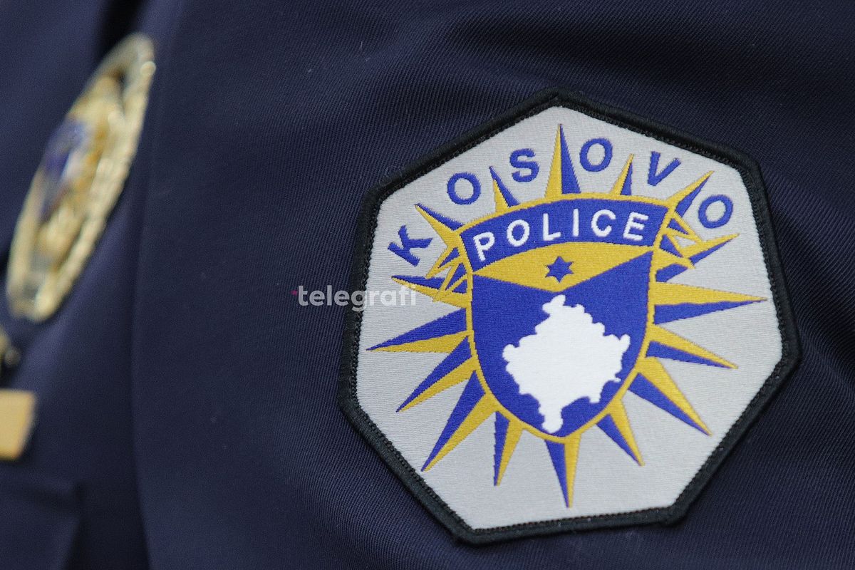 Dy të kërkuar me letër rreshtim ndërkombëtar, ekstradohen nga Shqipëria për në Kosovë Dy të kërkuar me letër rreshtim ndërkombëtar, ekstradohen nga Shqipëria për në Kosovë