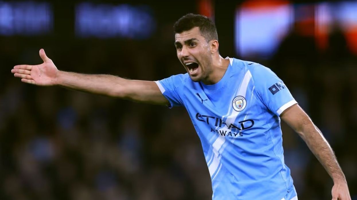 Rodri kërkon falje për deklaratat ndaj gjyqtarëve pas ndeshjes me Tottenham Rodri kërkon falje për deklaratat ndaj gjyqtarëve pas ndeshjes me Tottenham