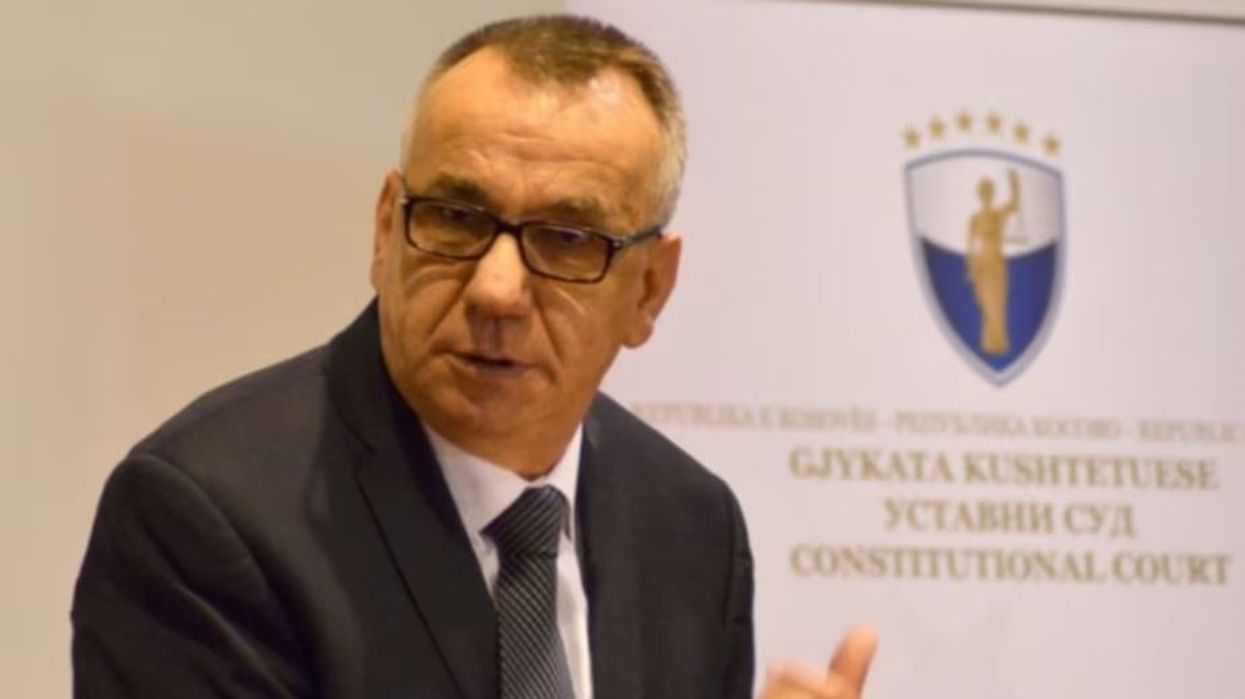 Hasani: Deputetët nuk mund të detyrohen të qëndrojnë në sallë për zgjedhjen e presidentit Hasani: Deputetët nuk mund të detyrohen të qëndrojnë në sallë për zgjedhjen e presidentit