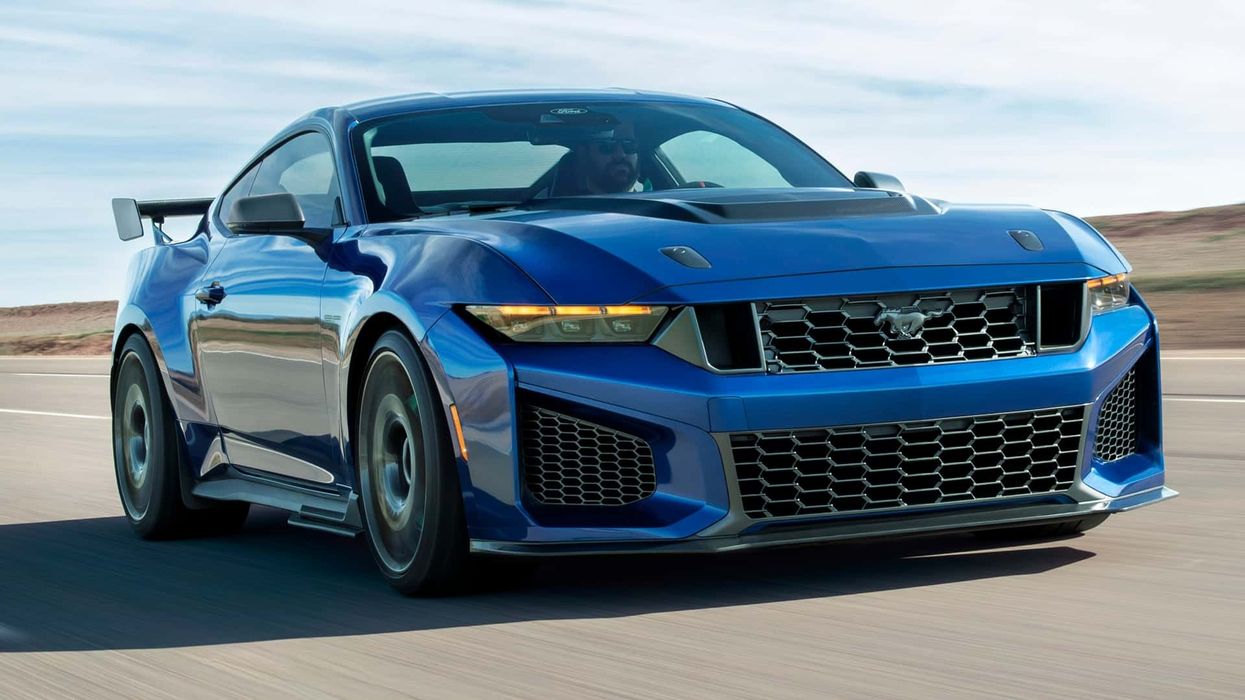 Zyrtare, Ford Mustang Dark Horse SC kushton 103,490 dollarë Zyrtare, Ford Mustang Dark Horse SC kushton 103,490 dollarë
