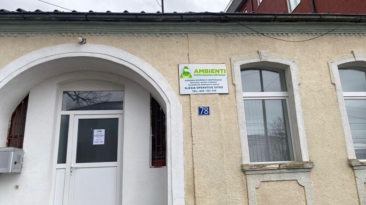 NPL “Ambienti” në Pejë u bën thirrje qytetarëve të paguajnë faturat e mbeturinave deri më 20 mars NPL “Ambienti” në Pejë u bën thirrje qytetarëve të paguajnë faturat e mbeturinave deri më 20 mars