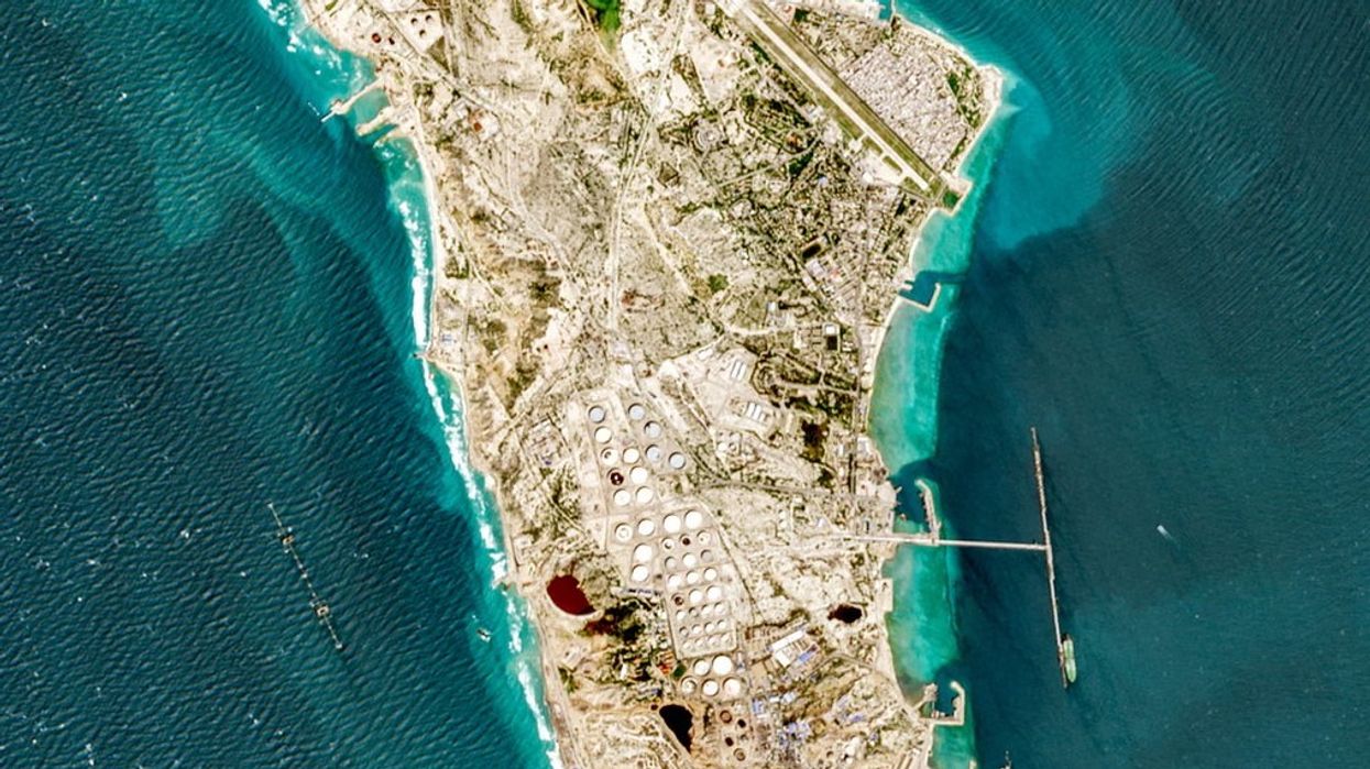 Pse qendra e naftës në ishullin Kharg të Iranit është ende e paprekur nga bombarduesit amerikanë-izraelitë? Pse qendra e naftës në ishullin Kharg të Iranit është ende e paprekur nga bombarduesit amerikanë-izraelitë?