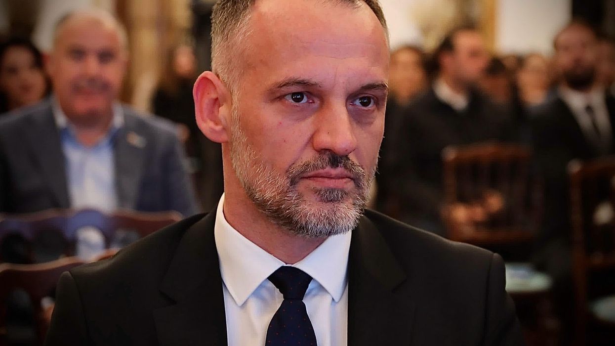 Reagon Arben Fetai: Kur një lëvizje fillon të konsumojë njerëzit e saj, lëvizja e han kokën e vet Reagon Arben Fetai: Kur një lëvizje fillon të konsumojë njerëzit e saj, lëvizja e han kokën e vet