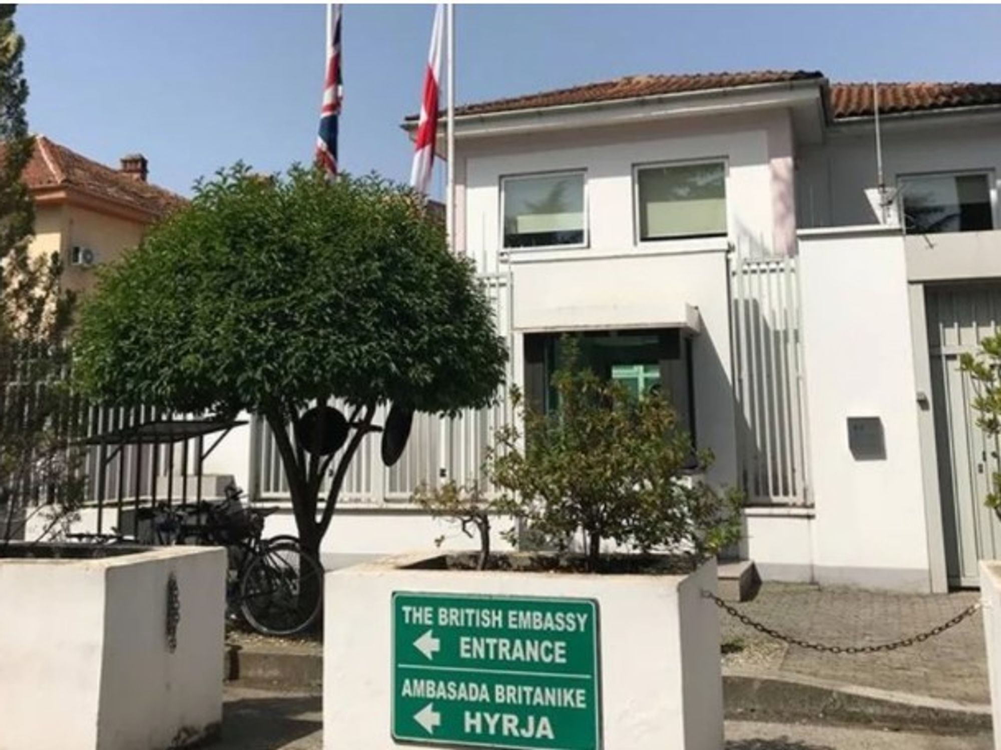 Kuvendi pritet të vendosë lidhur me imunitetin e Ballukut, Ambasada britanike: Imuniteti parlamentar nuk duhet të pengojë llogaridhënien para ligjit Kuvendi pritet të vendosë lidhur me imunitetin e Ballukut, Ambasada britanike: Imuniteti parlamentar nuk duhet të pengojë llogaridhënien para ligjit