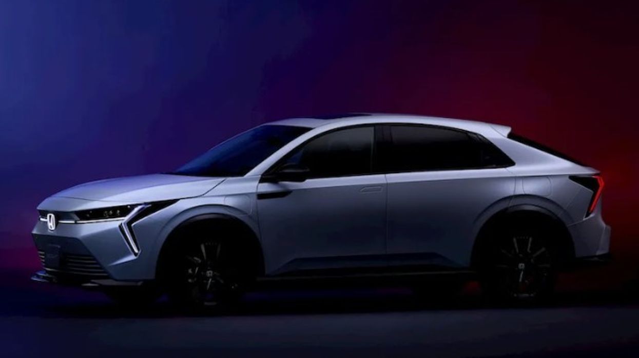 Honda rikthen modelin ikonik - tani me teknologji të re Honda rikthen modelin ikonik - tani me teknologji të re
