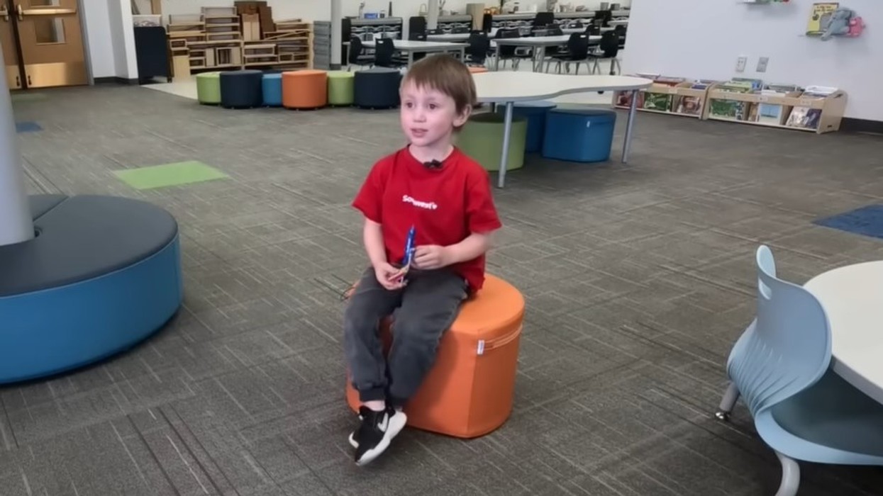 Pesëvjeçari vuri re një gabim në manualin e pilotëve që askush tjetër nuk e kishte vërejtur